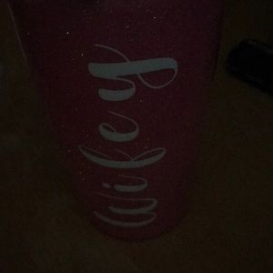 Meet your Posher, Casey